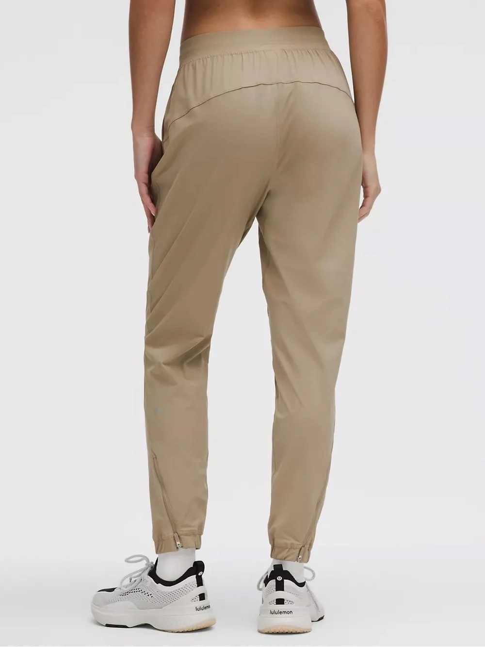 Lululemon Adapted State Jogger Regular Sheer Oak Size 6 High Rise 28 Inch